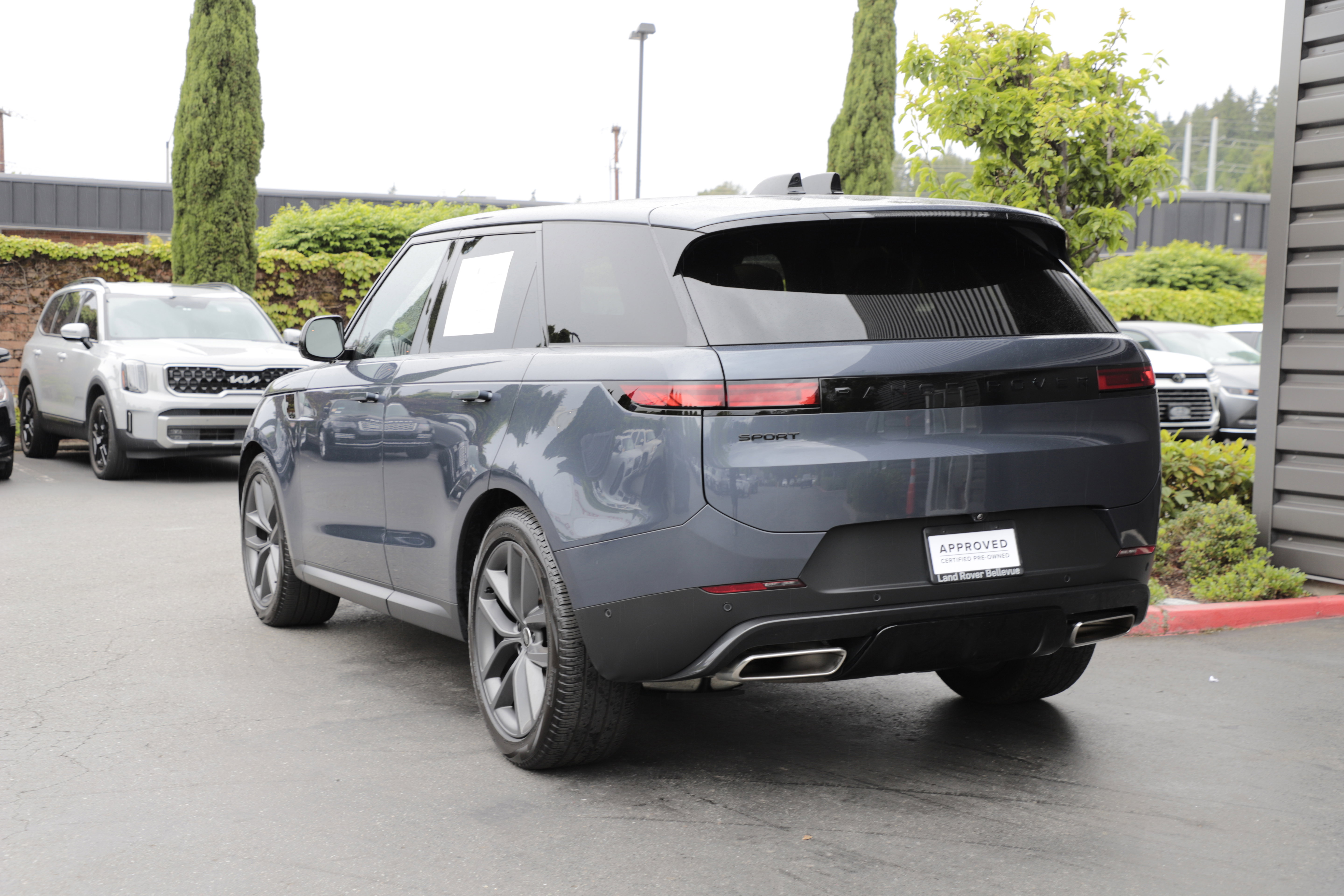 Certified 2025 Land Rover Range Rover Sport SE AWD/4WD image 4