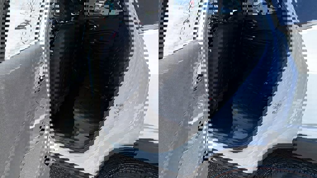 New 2026 Chevrolet Trax RS w/ Sunroof Package image 17