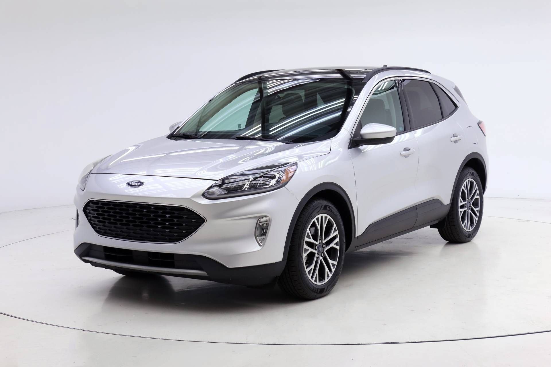 Used 2020 Ford Escape SEL FWD image 1
