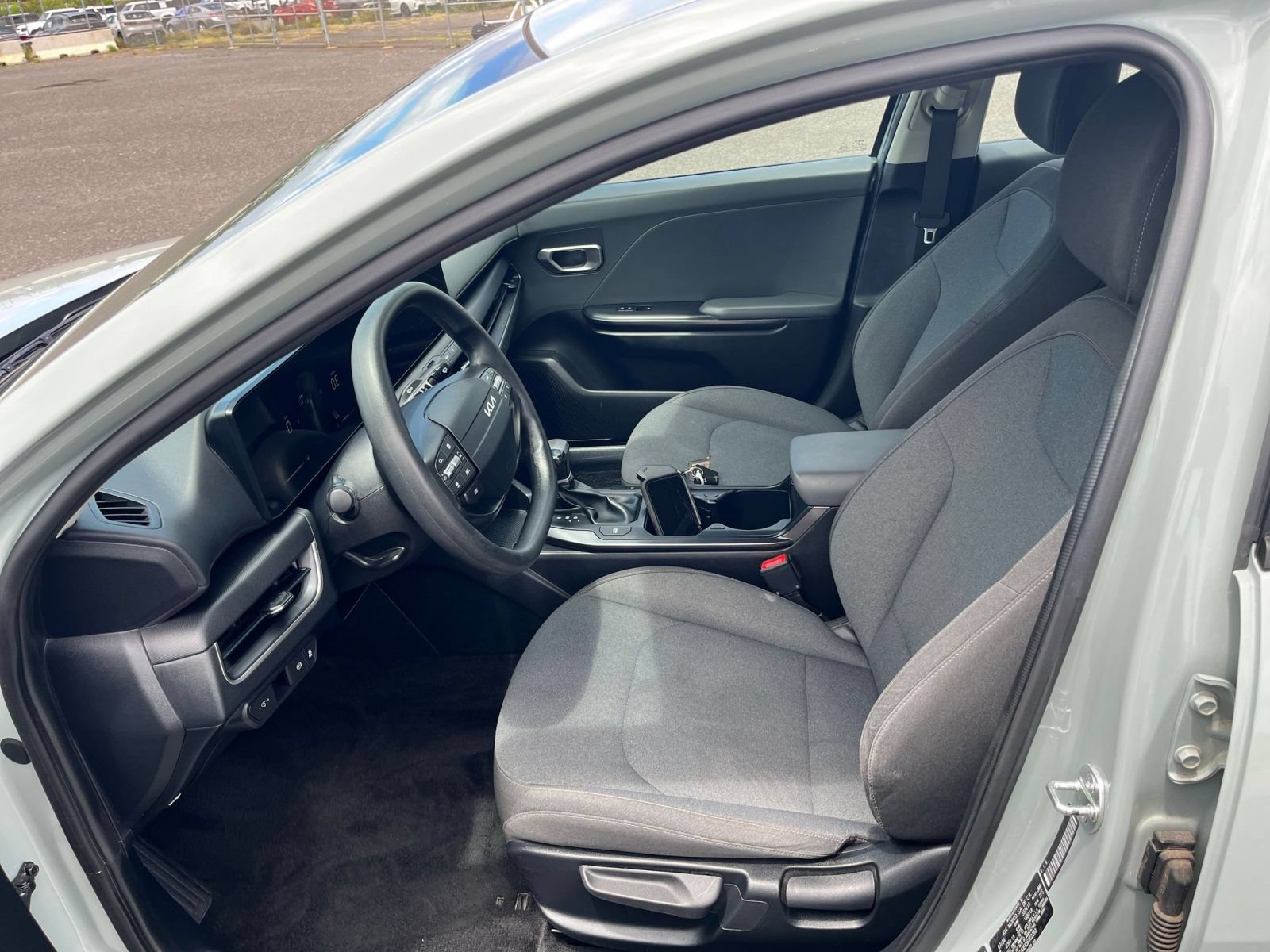 Used 2025 Kia K4 FWD image 21