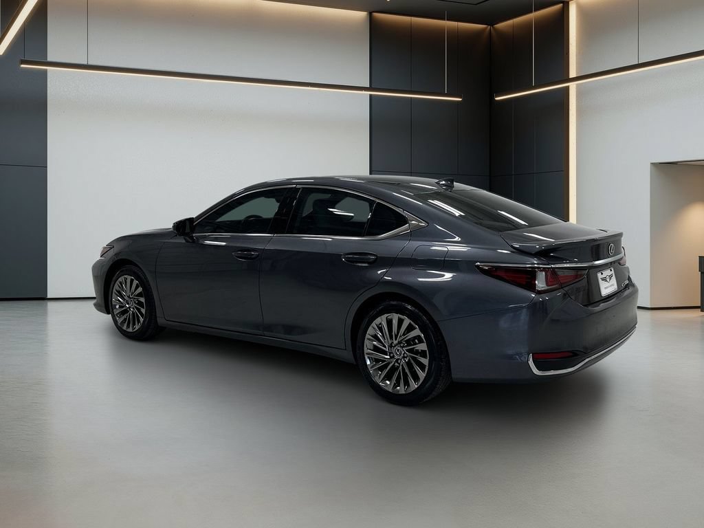 Used 2024 Lexus ES 300h Ultra Luxury FWD image 3