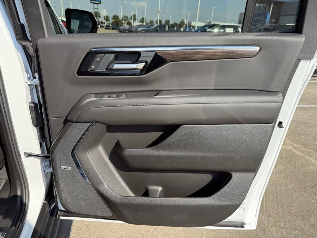 New 2026 Chevrolet Suburban LT w/ Comfort Package image 39