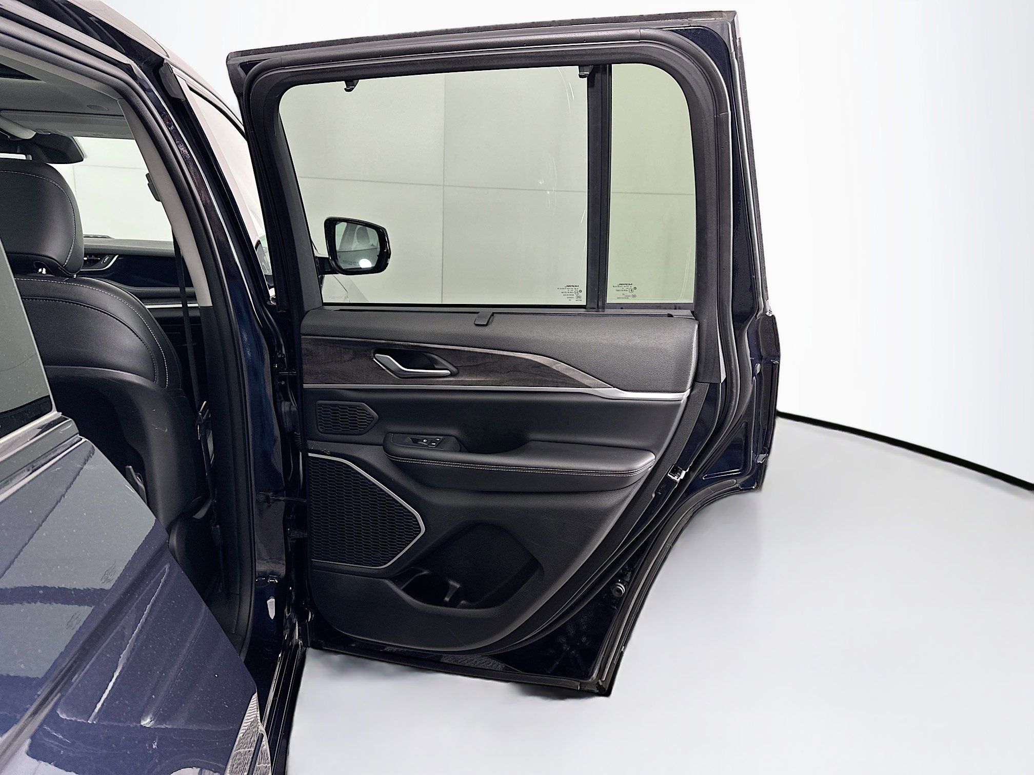 Used 2023 Jeep Grand Cherokee 30th Anniversary image 33