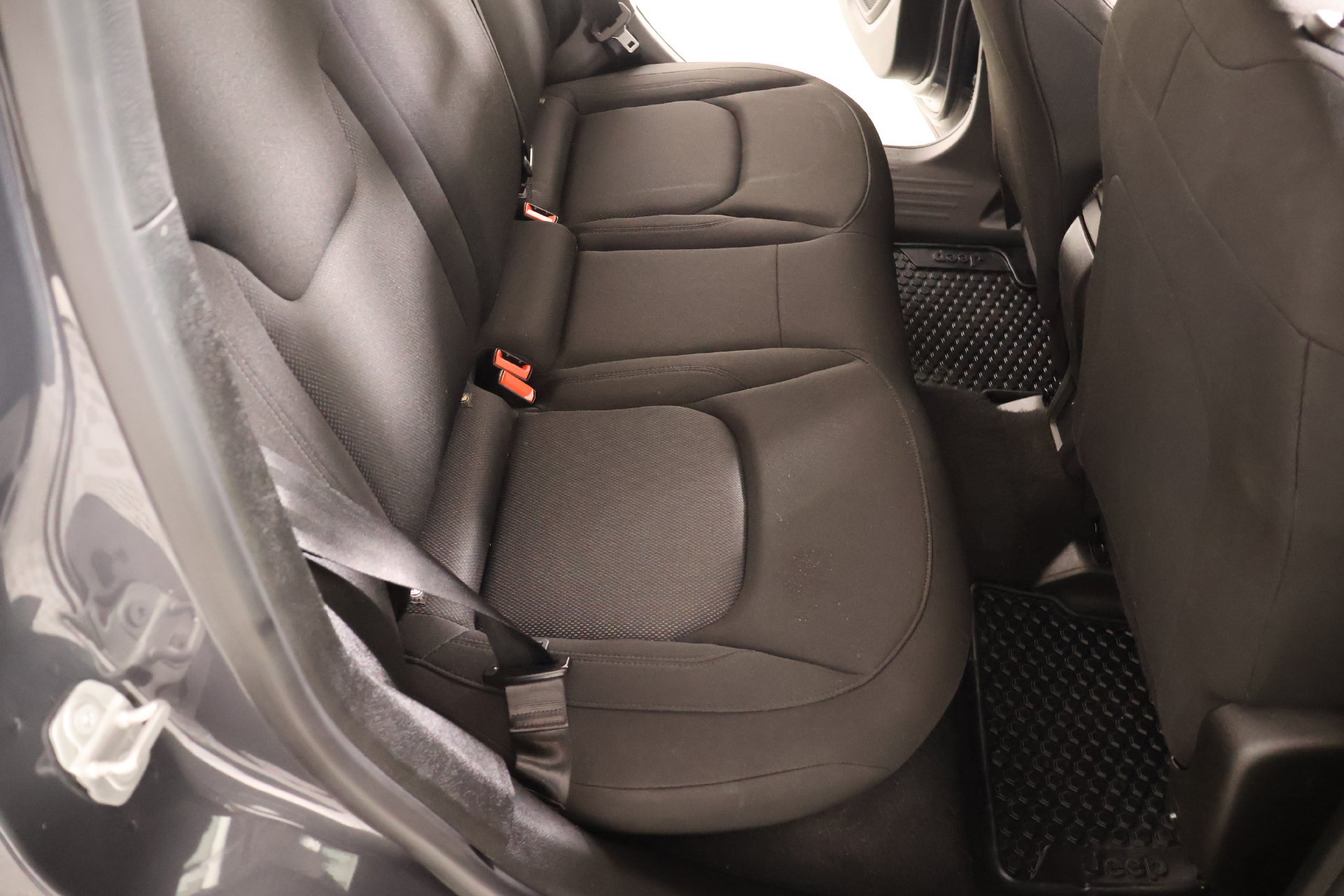 Used 2023 Jeep Renegade Latitude AWD/4WD image 14
