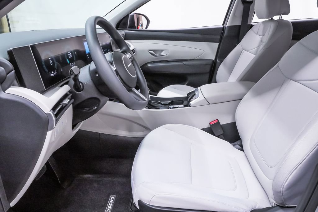 Certified 2026 Hyundai Tucson SE image 9