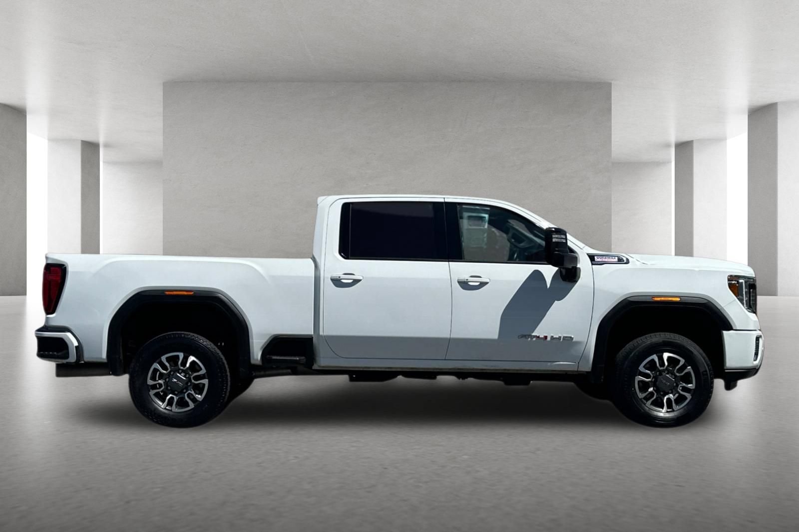 Used 2021 GMC Sierra 2500 AT4 w/ AT4 Preferred Package AWD/4WD image 3