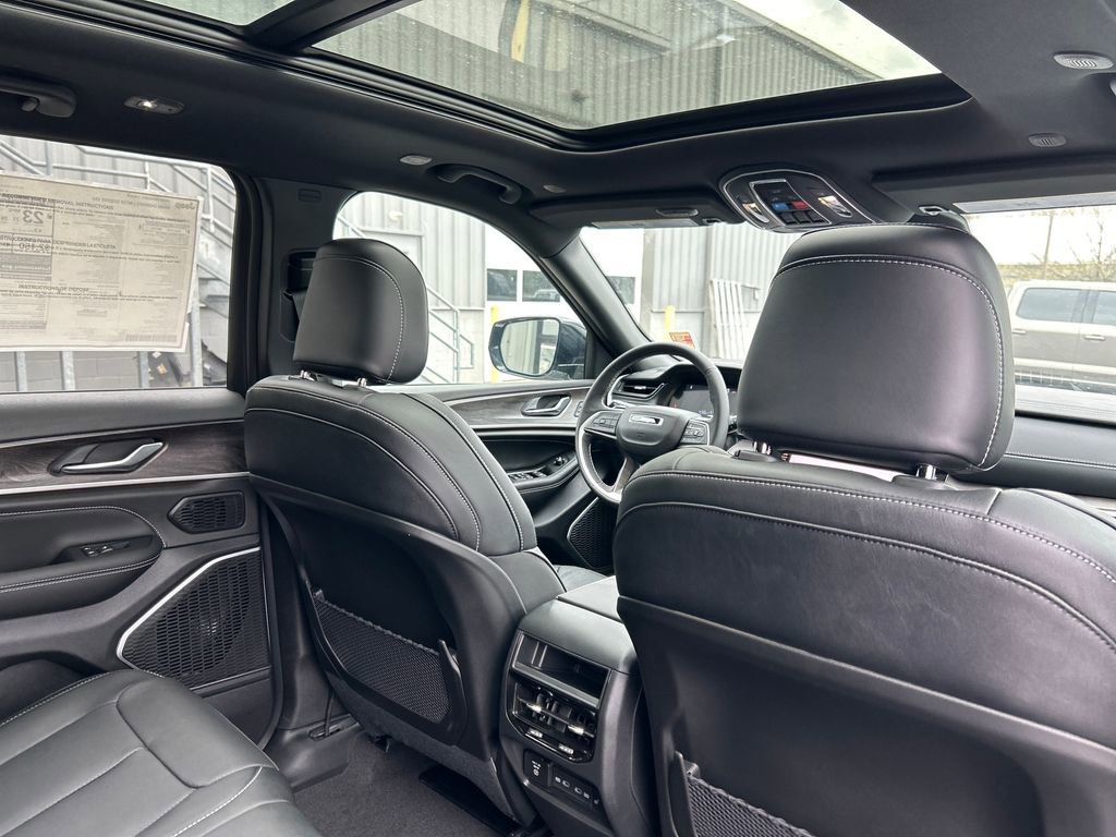 New 2026 Jeep Grand Cherokee Limited AWD/4WD image 31
