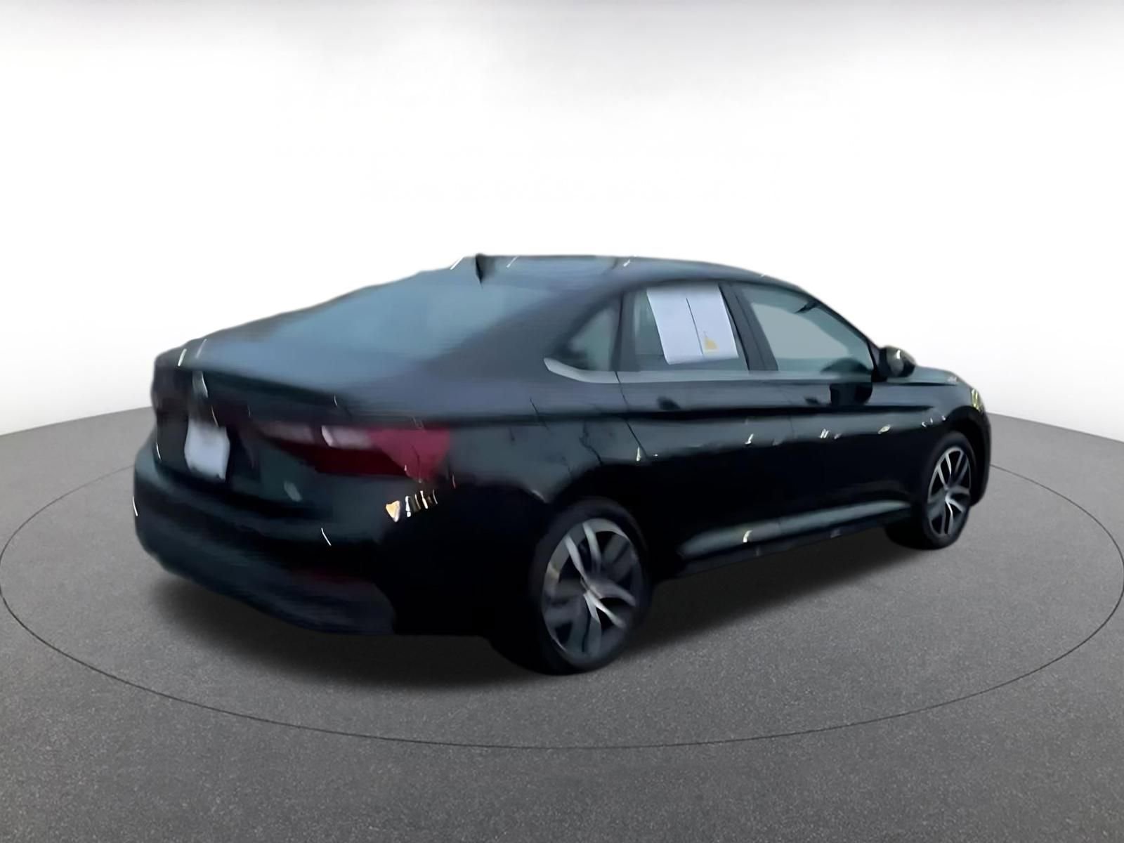 Used 2025 Volkswagen Jetta SE image 12