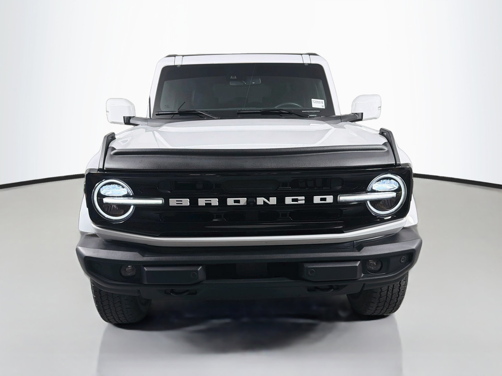 Used 2024 Ford Bronco Outer Banks AWD/4WD image 2