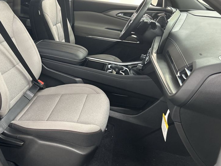 New 2026 Chevrolet Traverse LT w/ Midnight/Sport Edition AWD/4WD image 23