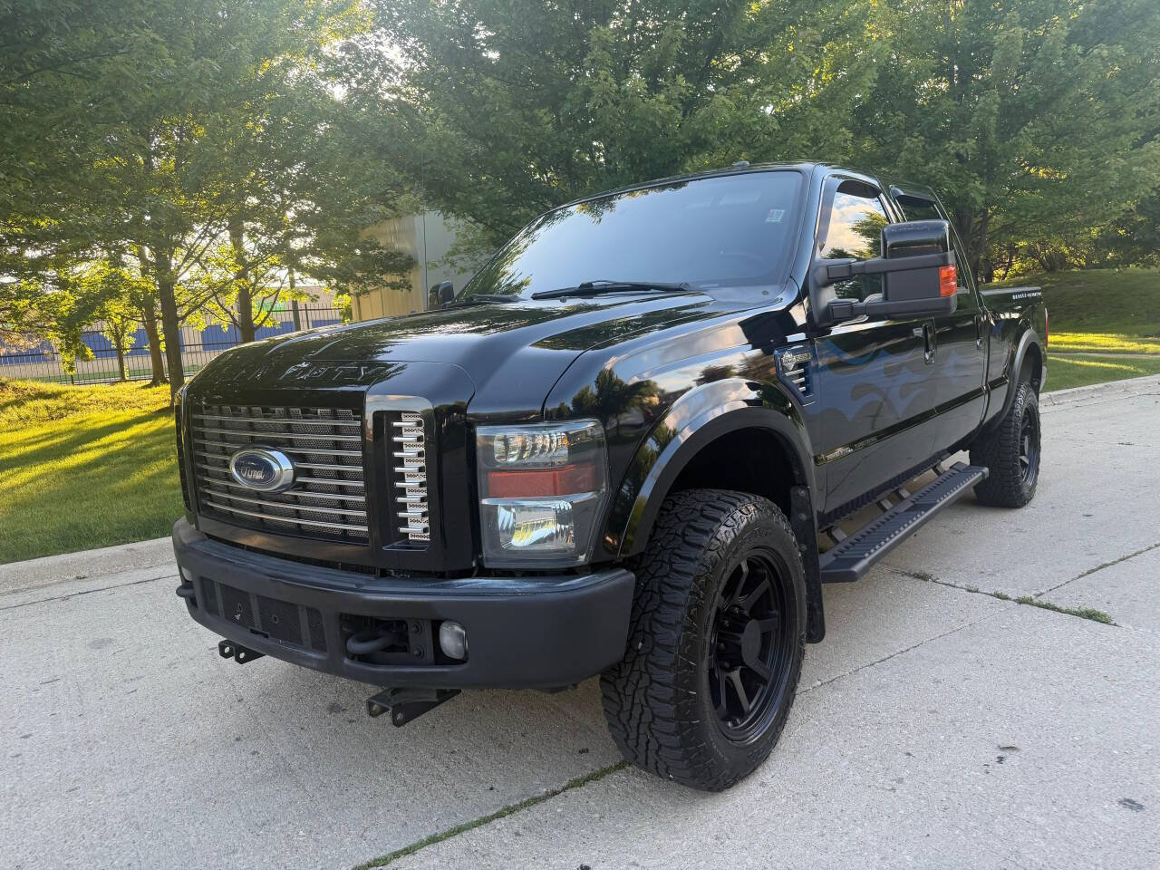 Used 2009 Ford F350 Lariat AWD/4WD image 3