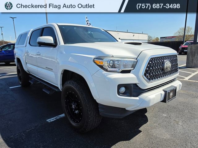 Used 2018 Toyota Tacoma TRD Sport image 11