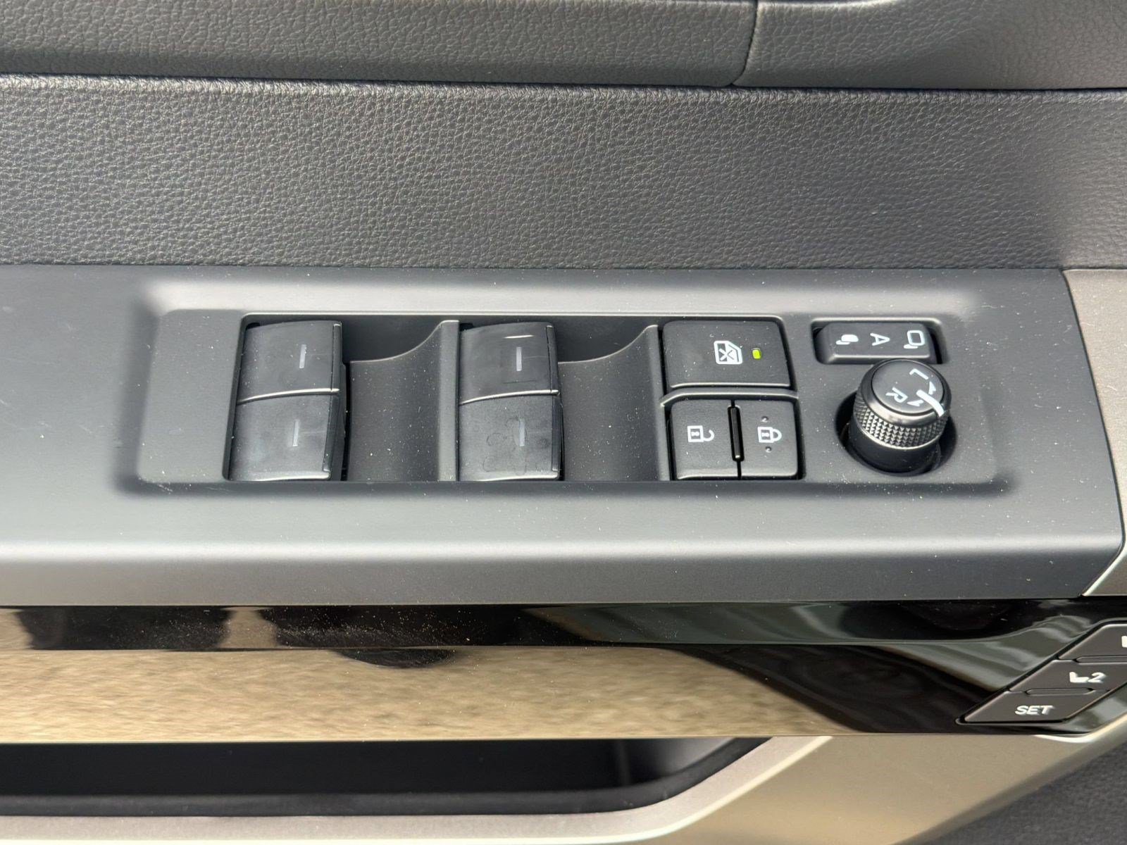 Used 2026 Toyota Tundra Limited w/ Power Package AWD/4WD image 22