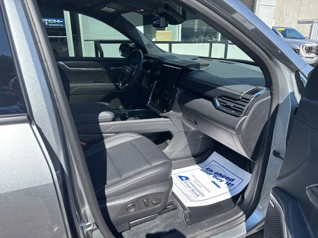 Used 2025 GMC Acadia Elevation w/ Elevation Premium Package image 27