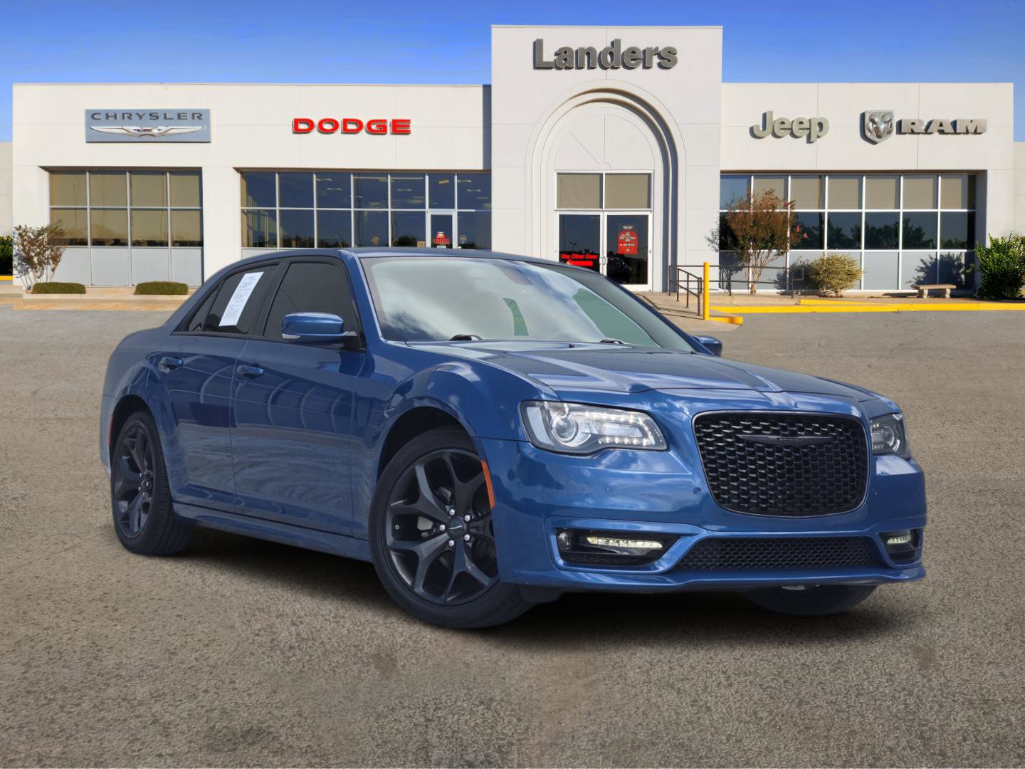 Used 2023 Chrysler 300 Touring L w/ Comfort Group RWD image 1