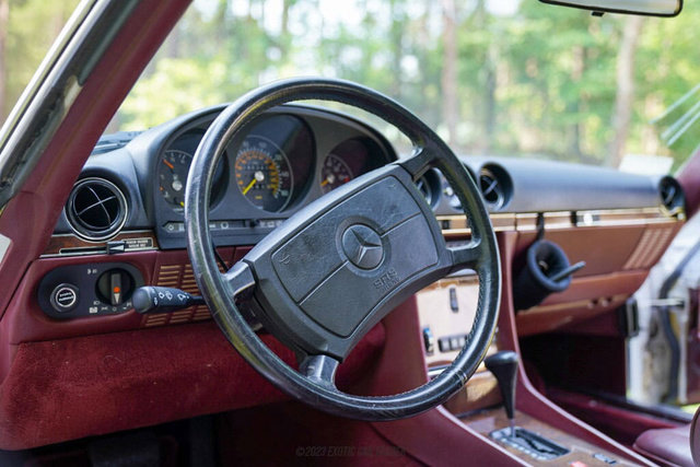 Used 1989 Mercedes-Benz 560 SL image 24