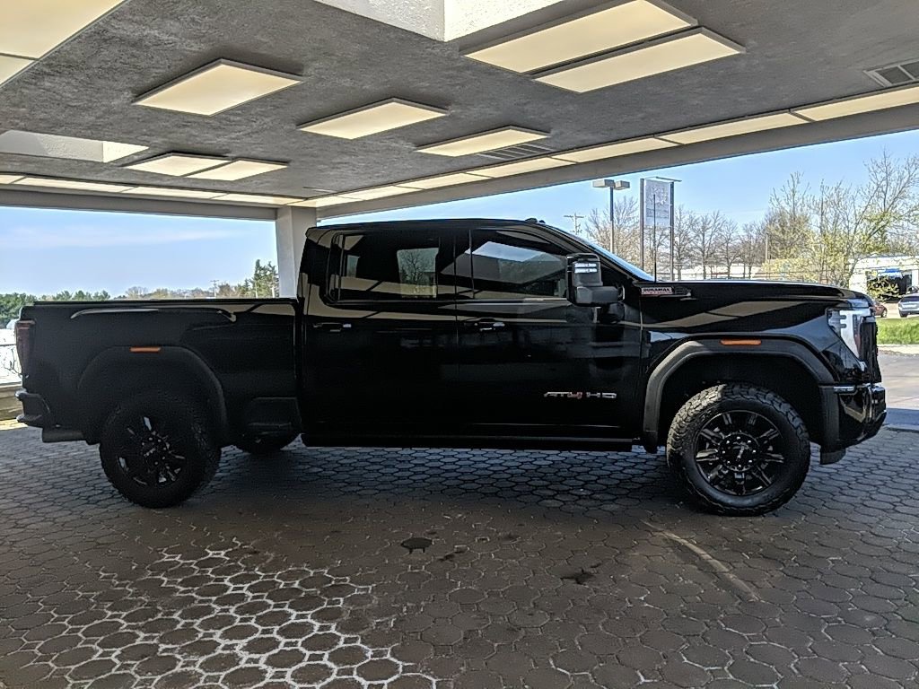Used 2024 GMC Sierra 2500 AT4 w/ AT4 Premium Plus Package image 4