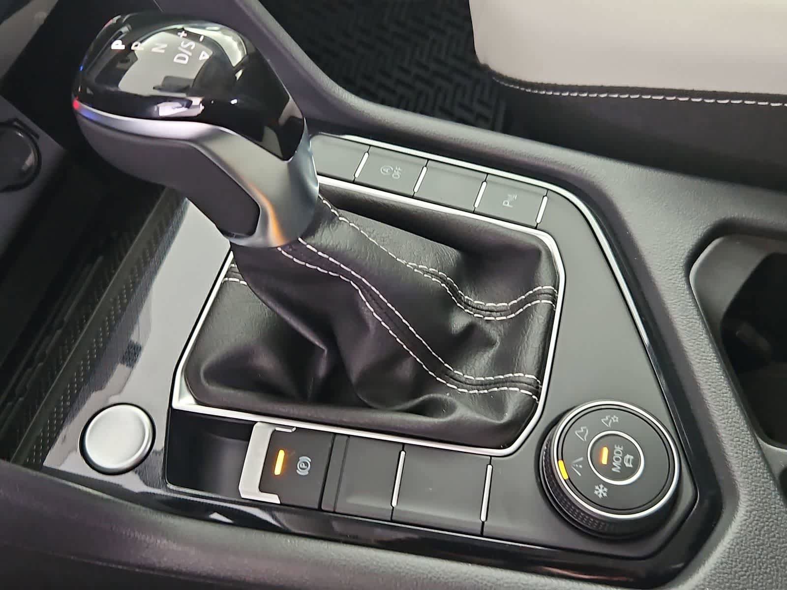 New 2026 Volkswagen Taos SE AWD/4WD image 32