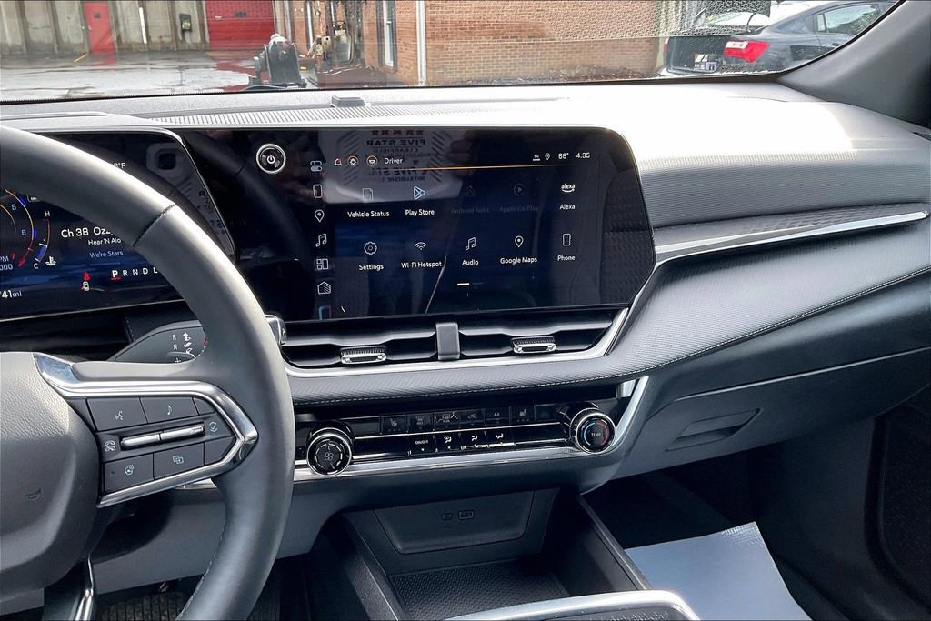 Used 2025 Chevrolet Equinox LT image 6