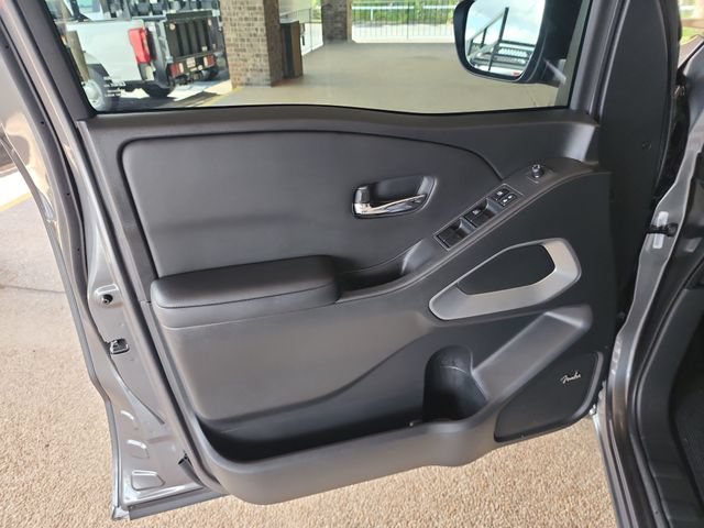 Used 2025 Nissan Frontier SV w/ SV Convenience Package RWD image 9