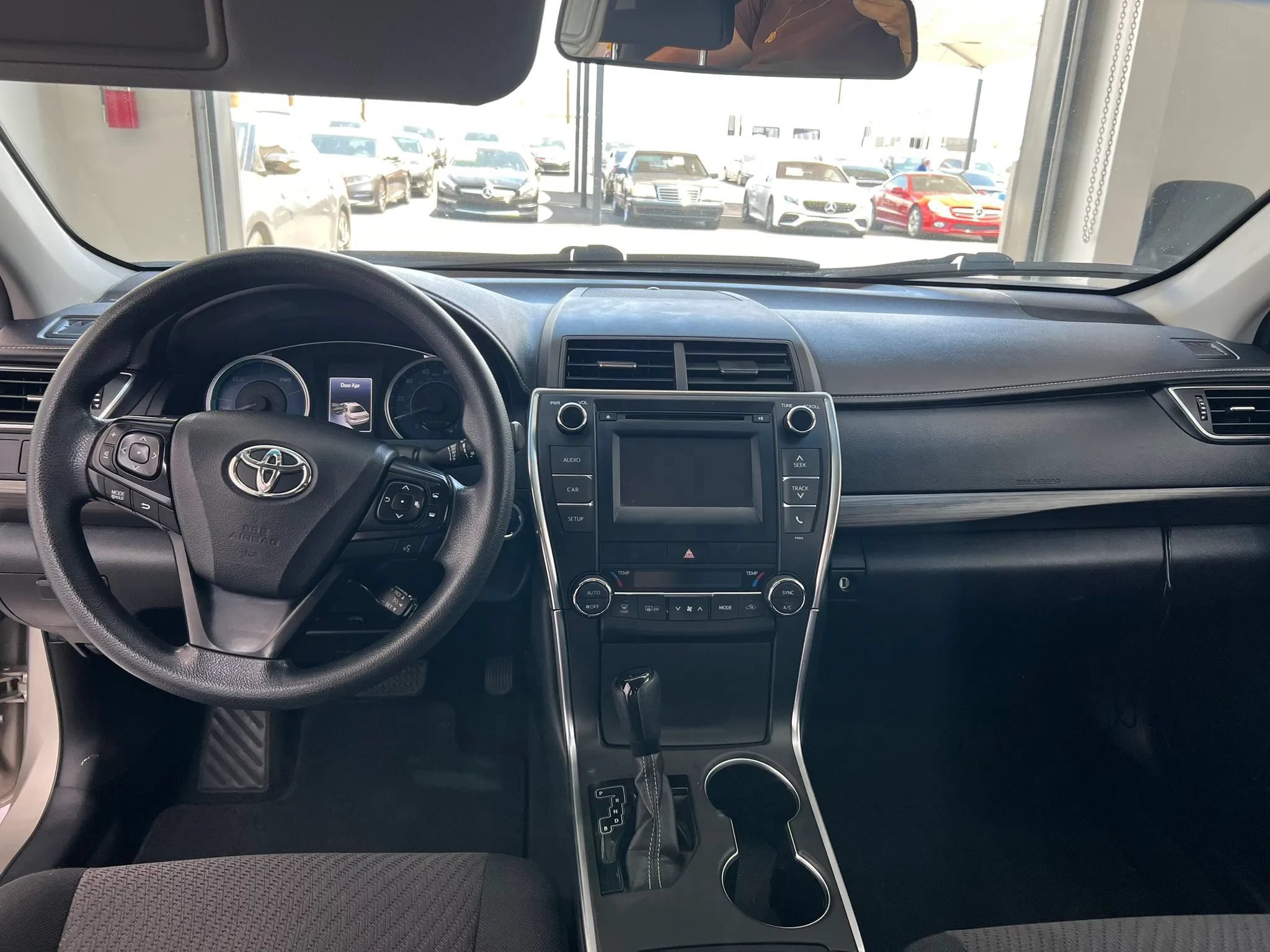 Used 2016 Toyota Camry LE FWD image 9