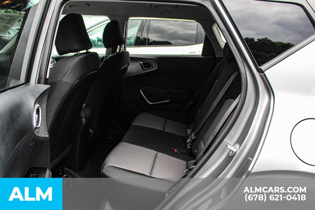 Used 2025 Kia Soul LX w/ LX Technology Package FWD image 18