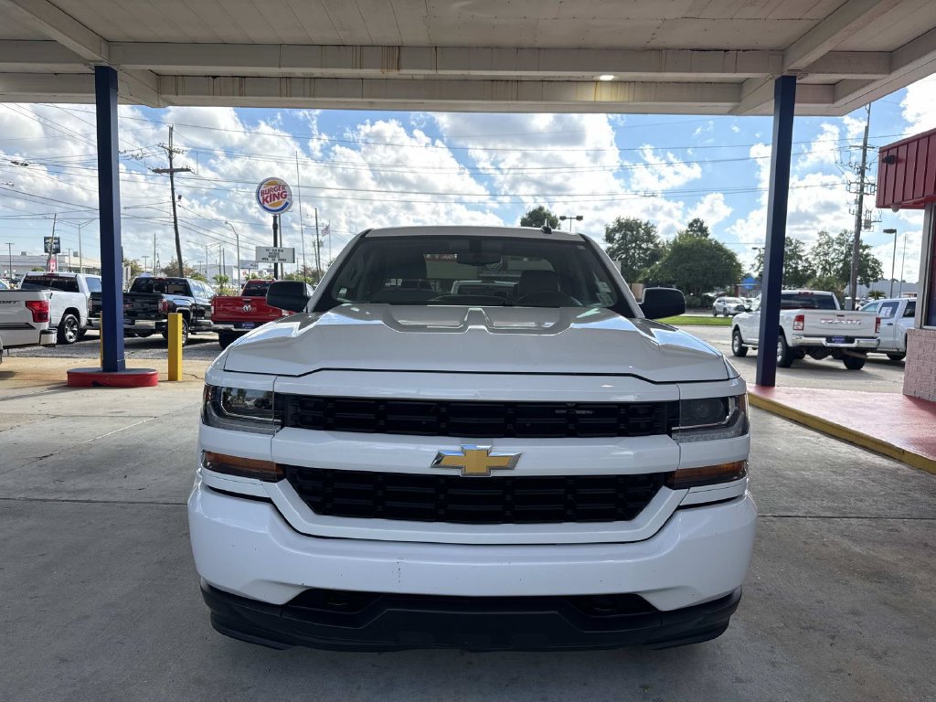 Used 2018 Chevrolet Silverado 1500 Custom w/ Custom Value Package RWD image 2