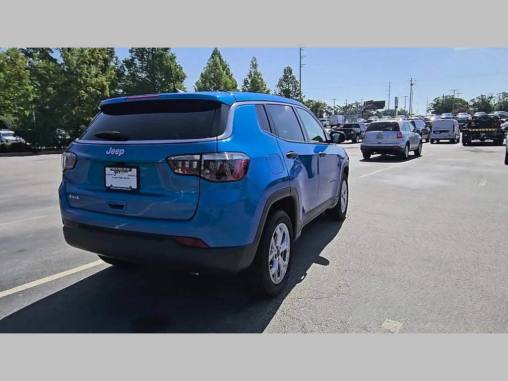 Used 2025 Jeep Compass Sport AWD/4WD image 33