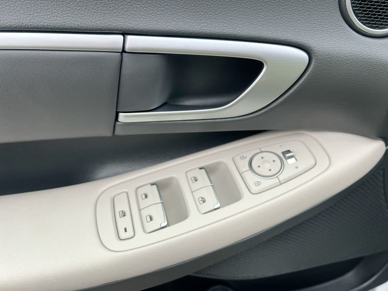 Used 2025 Hyundai Sonata SEL FWD image 13