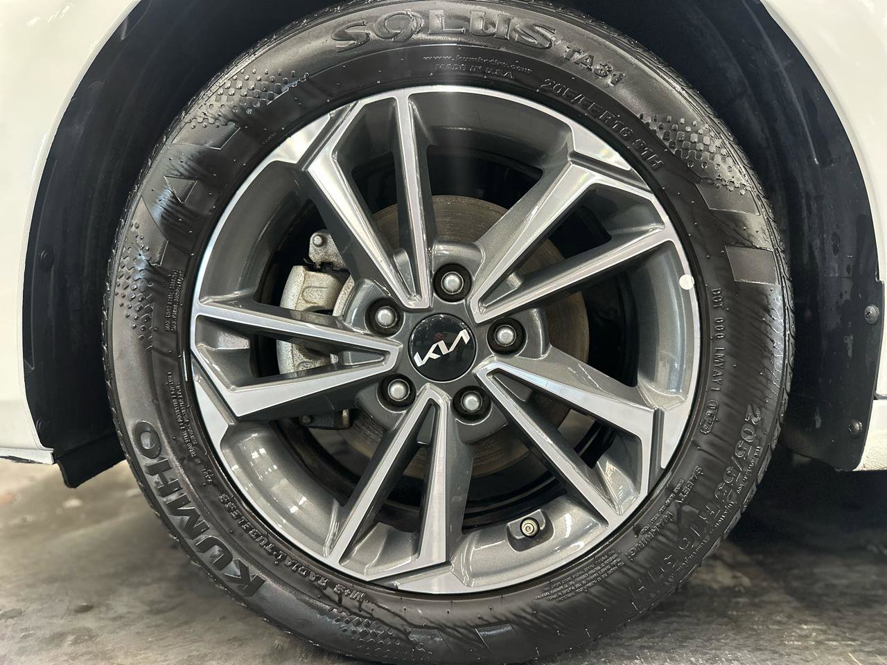 Used 2024 Kia Forte LXS image 9