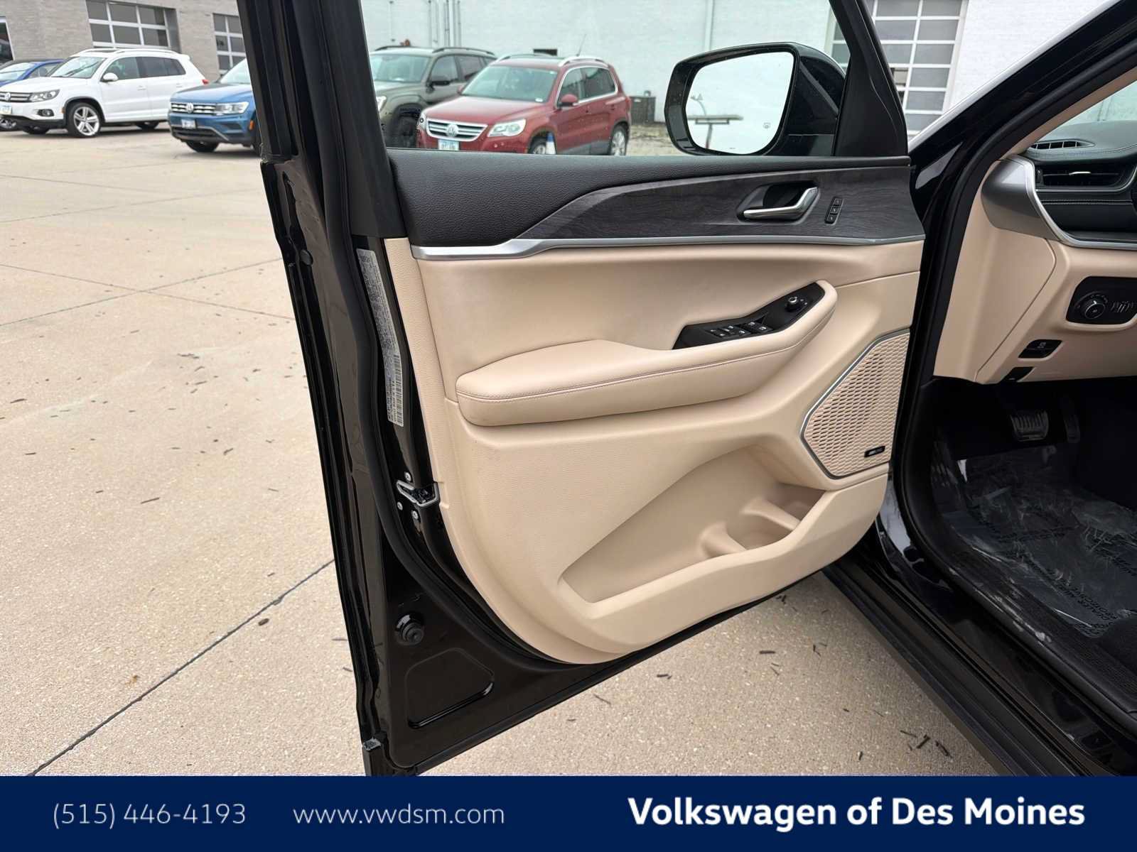 Used 2022 Jeep Grand Cherokee Limited AWD/4WD image 21