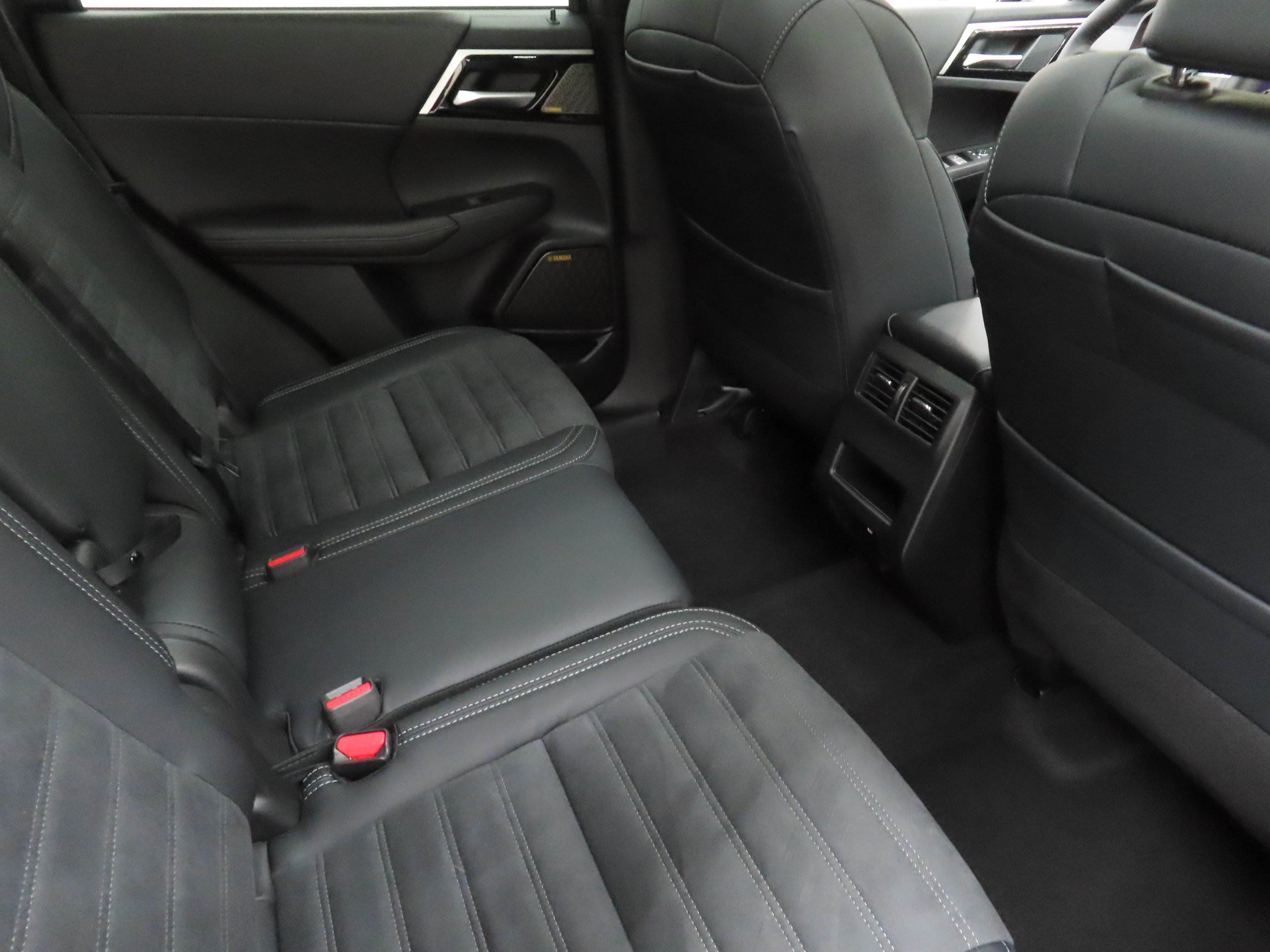 New 2026 Mitsubishi Outlander SE FWD image 24
