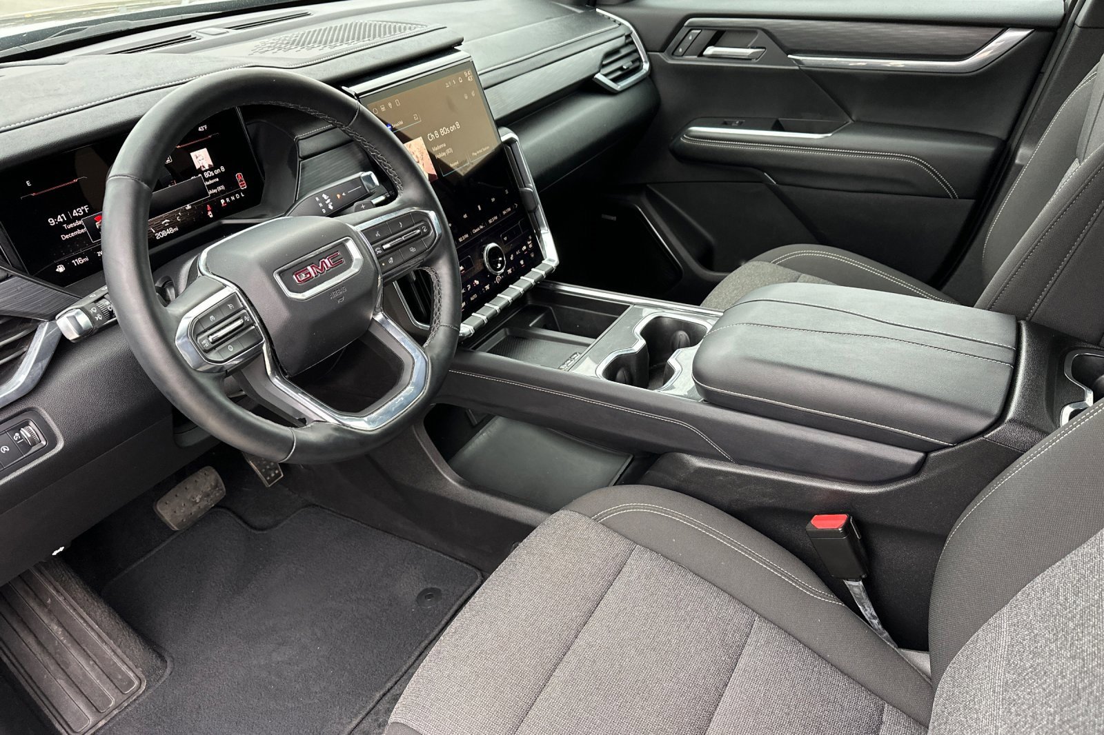 Used 2025 GMC Acadia Elevation image 10