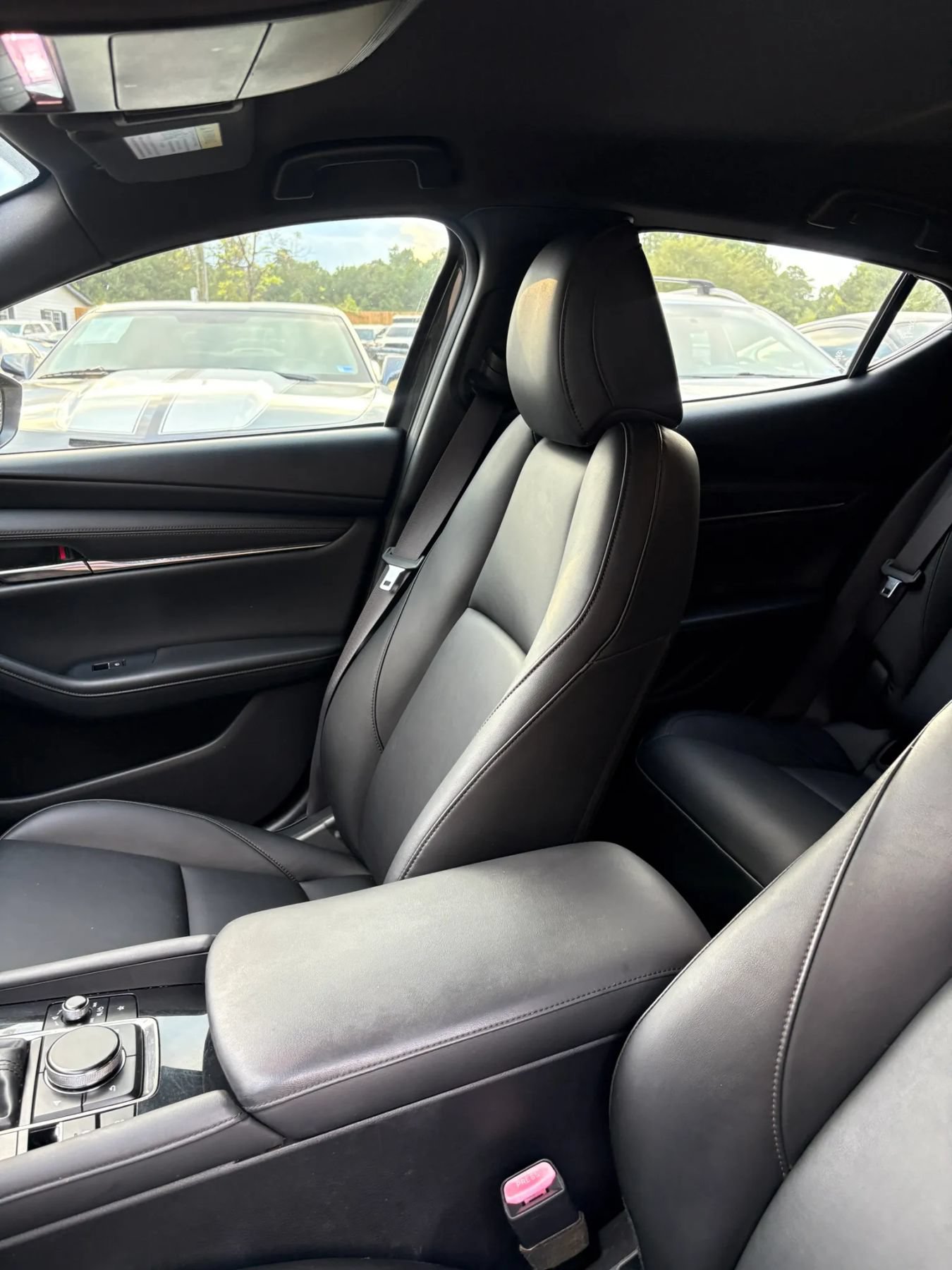 Used 2019 MAZDA MAZDA3 Hatchback w/ Preferred Package FWD image 11