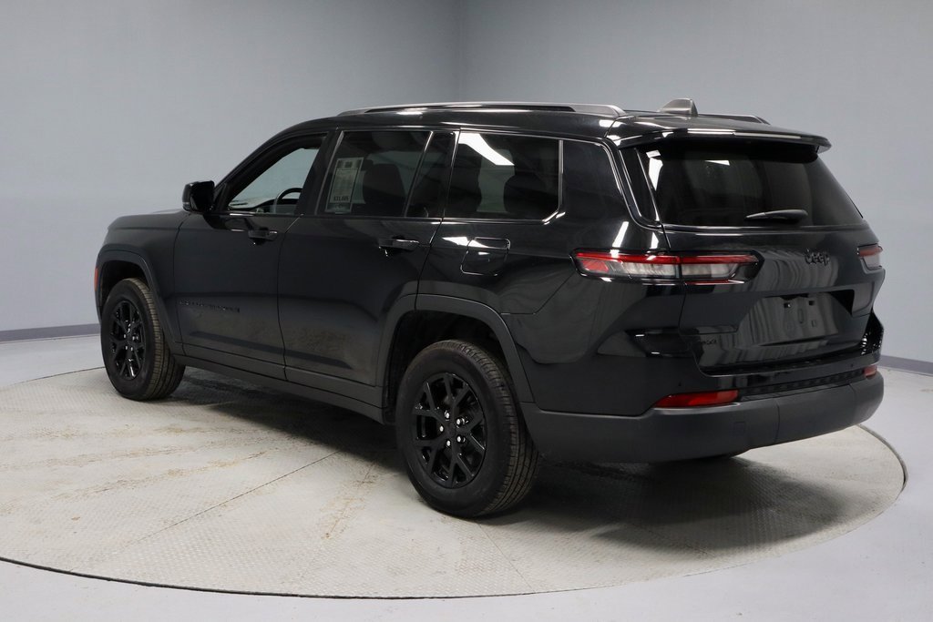 Used 2024 Jeep Grand Cherokee L Laredo image 11