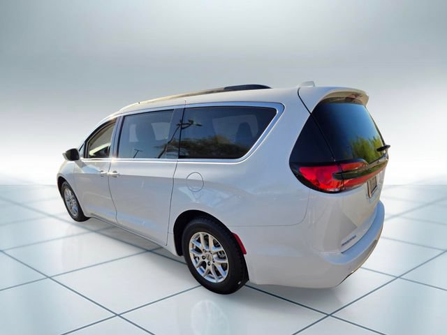 Used 2022 Chrysler Pacifica Touring-L FWD image 7