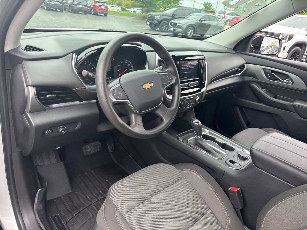 Used 2020 Chevrolet Traverse LS FWD image 18