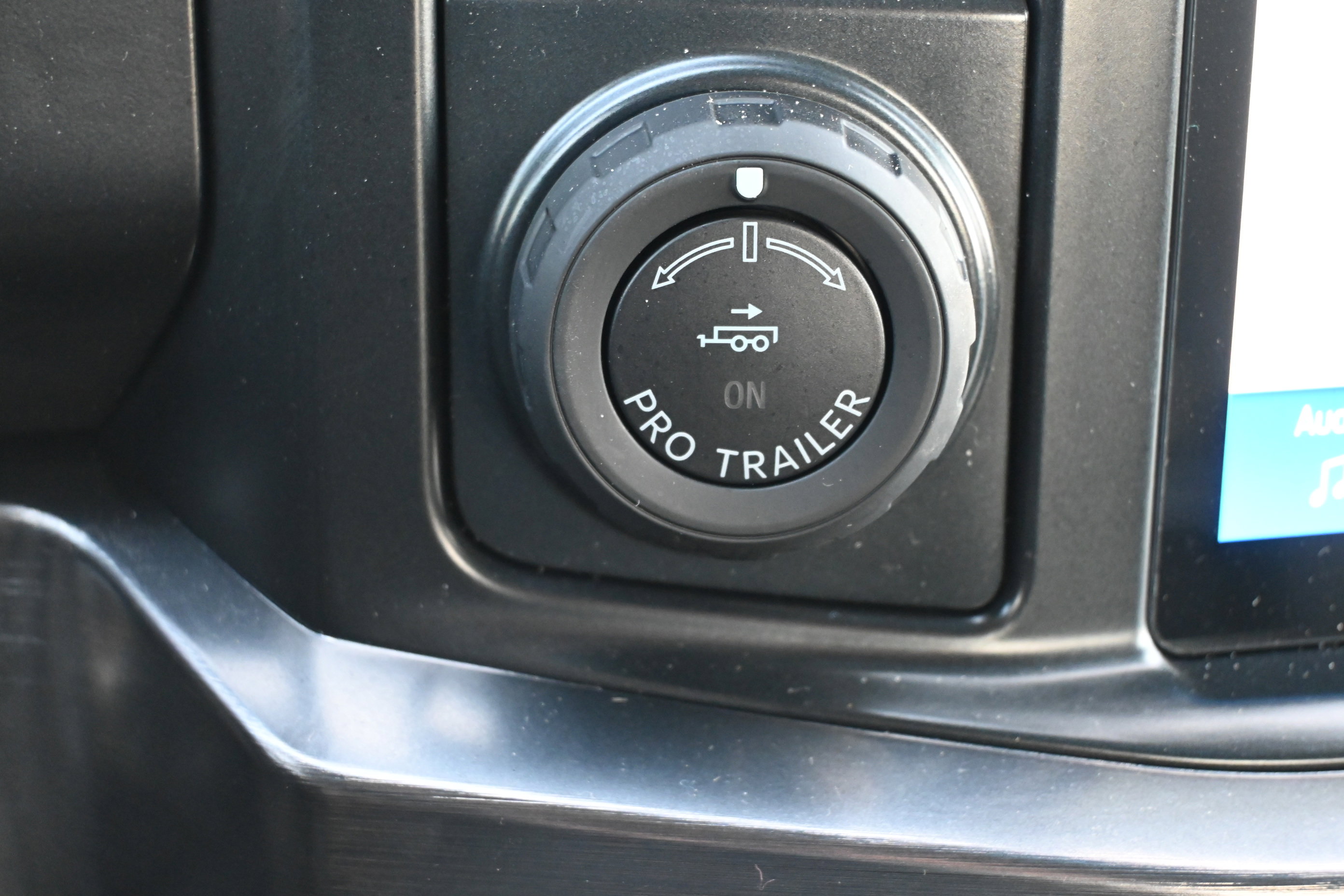 New 2026 Ford F250 Lariat w/ Black Appearance Package image 24