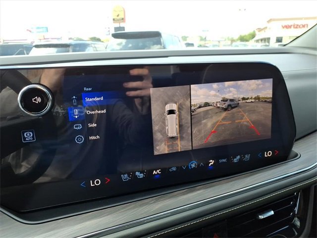 New 2026 Chevrolet Suburban Premier image 18