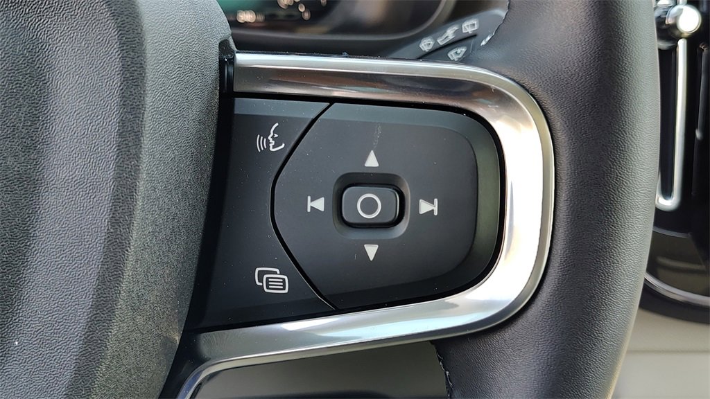 New 2026 Volvo XC40 B5 Ultra w/ Climate Package image 17