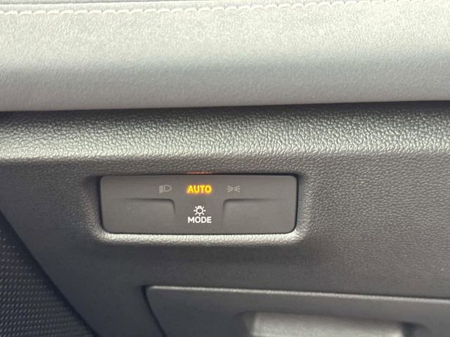 New 2026 Volkswagen Tiguan SE image 25