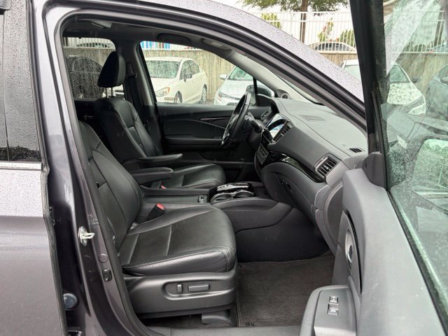 Certified 2020 Honda Pilot Elite image 32