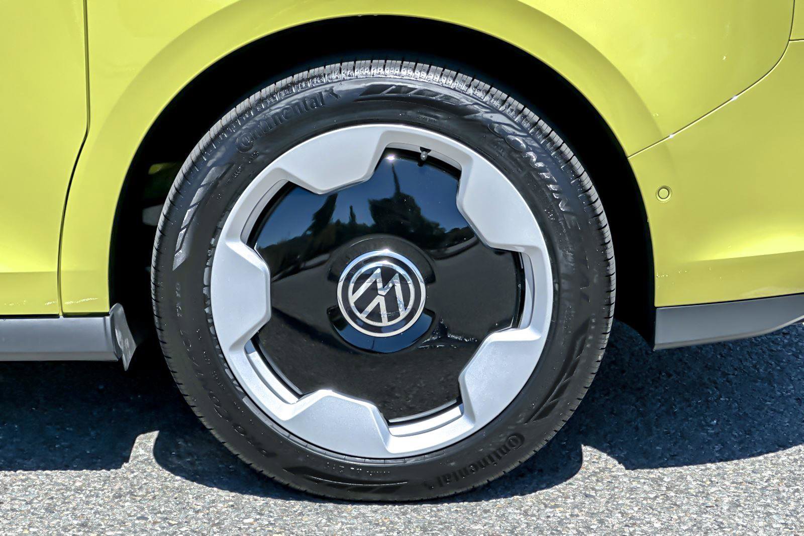 New 2025 Volkswagen ID. Buzz Pro S Plus image 23