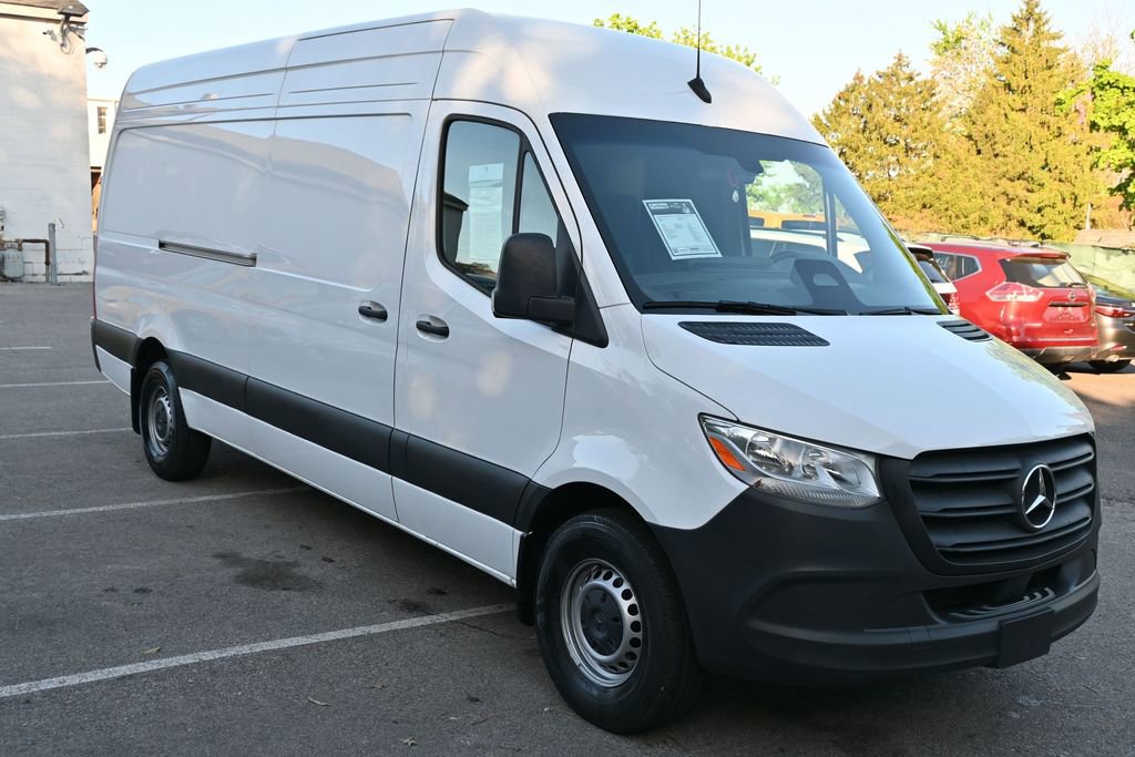 Used 2025 Mercedes-Benz Sprinter 2500 image 35