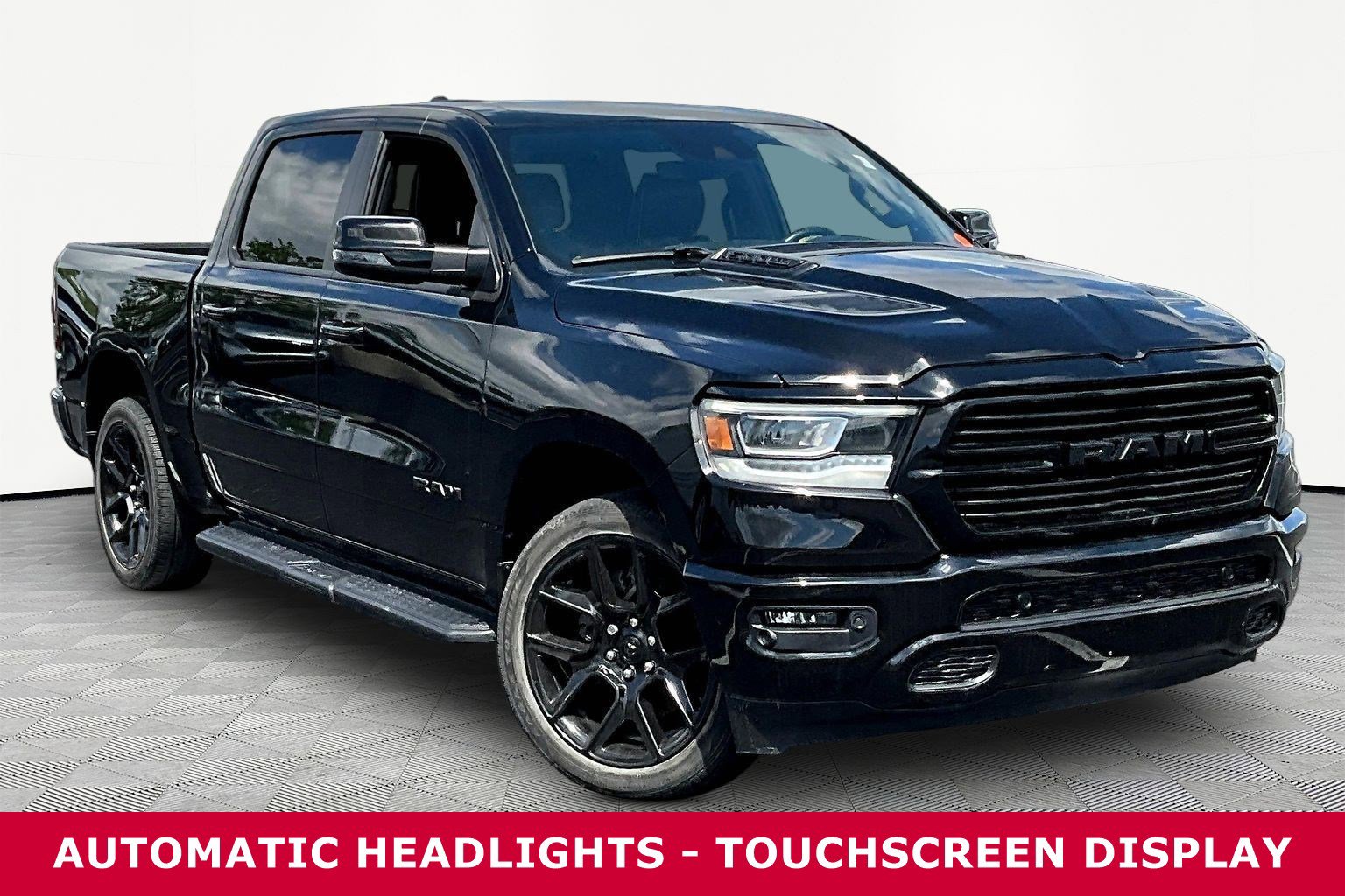 Used 2023 RAM 1500 Laramie AWD/4WD image 3