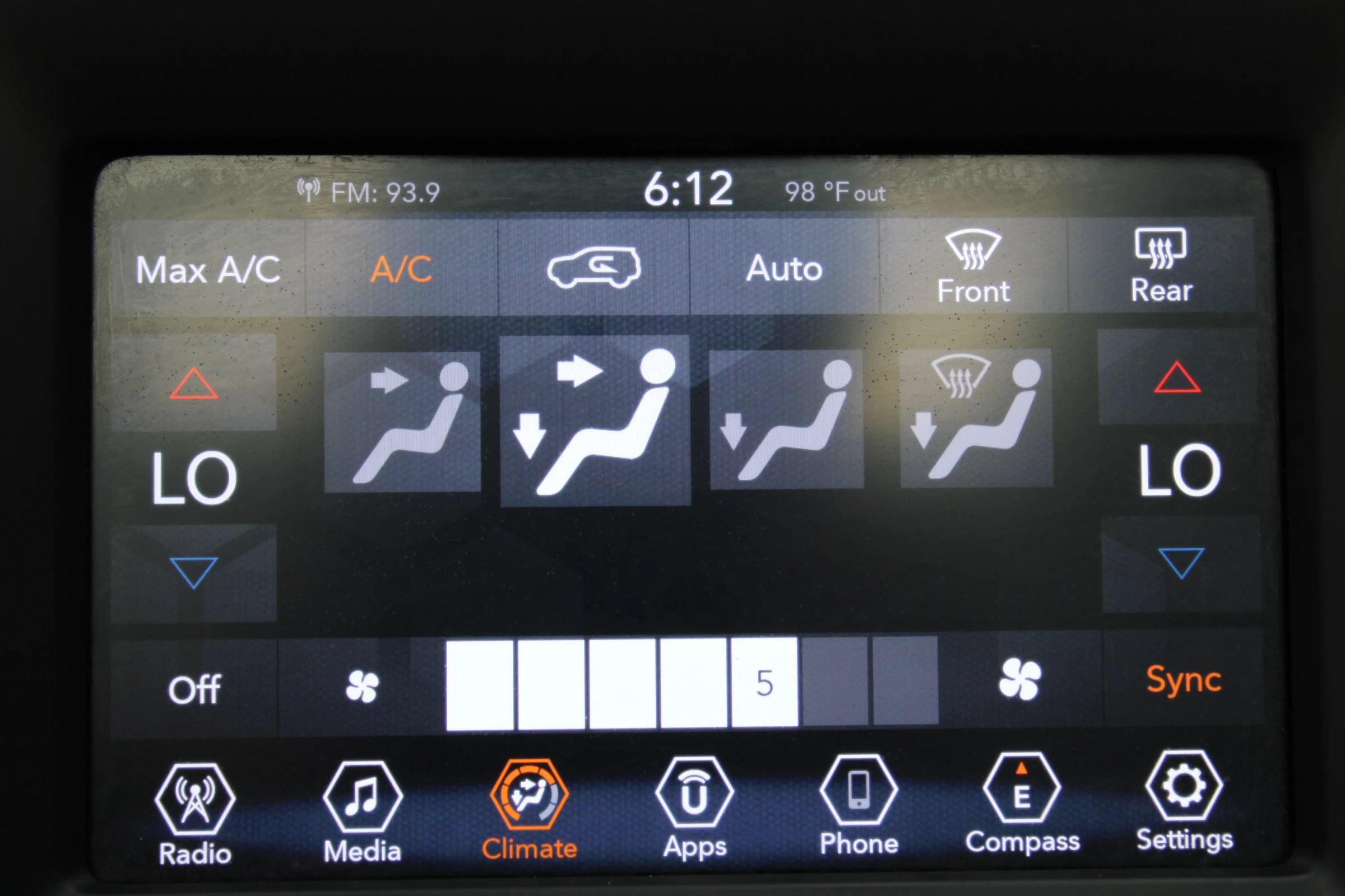 Used 2019 Jeep Compass Latitude FWD image 9