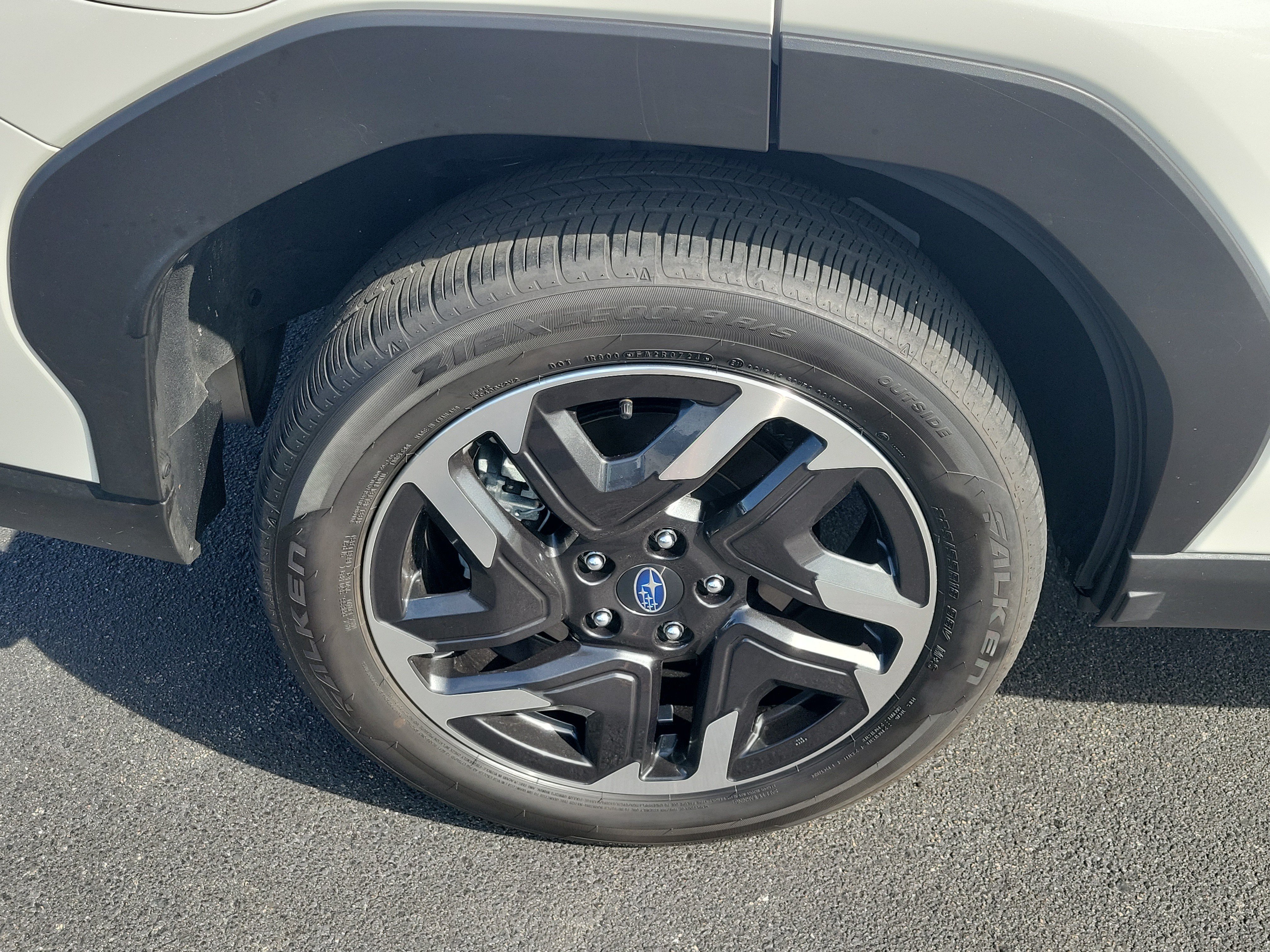 Certified 2025 Subaru Forester Limited AWD/4WD image 10