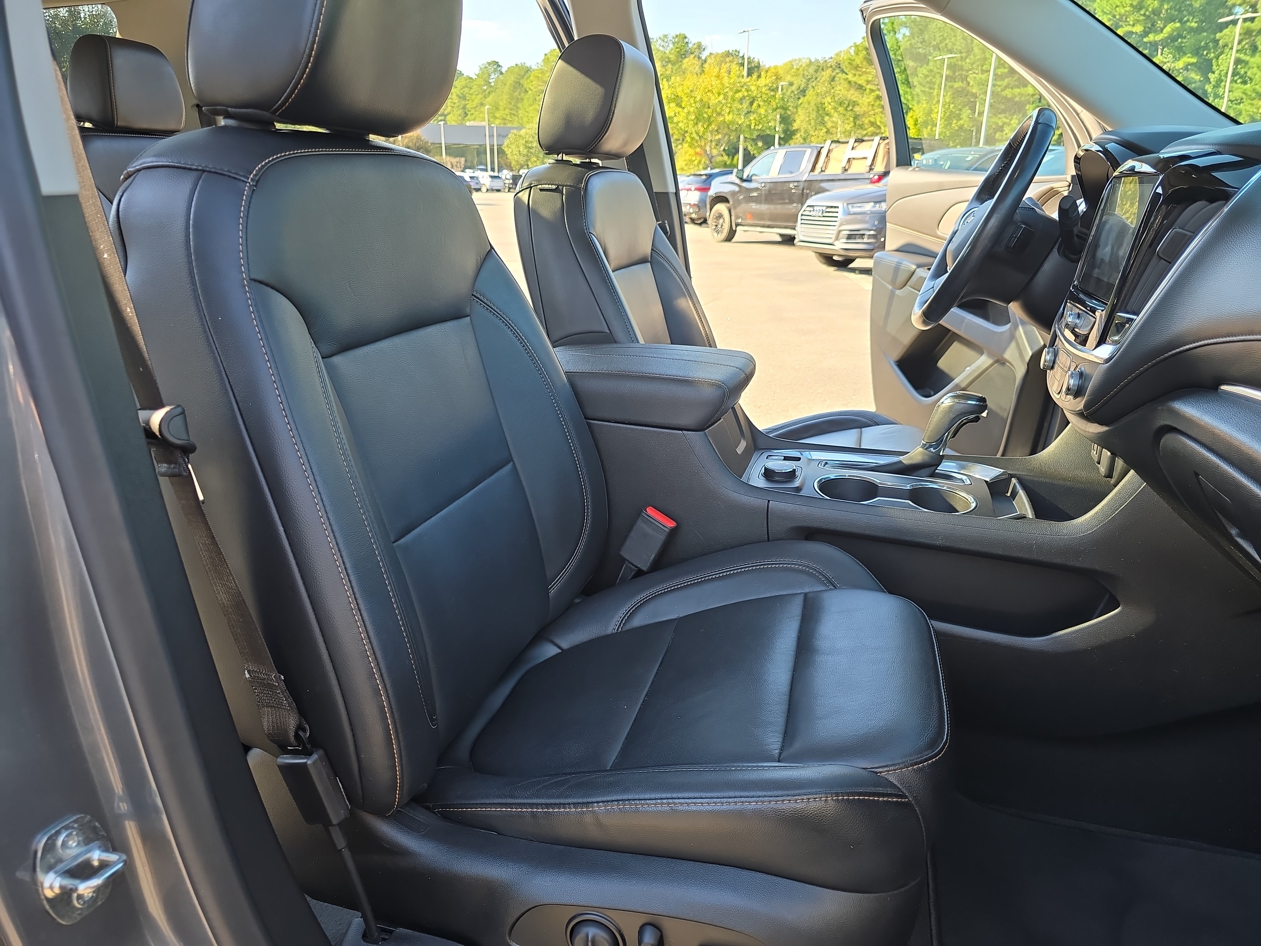 Used 2019 Chevrolet Traverse LT w/ LT Premium Package AWD/4WD image 10