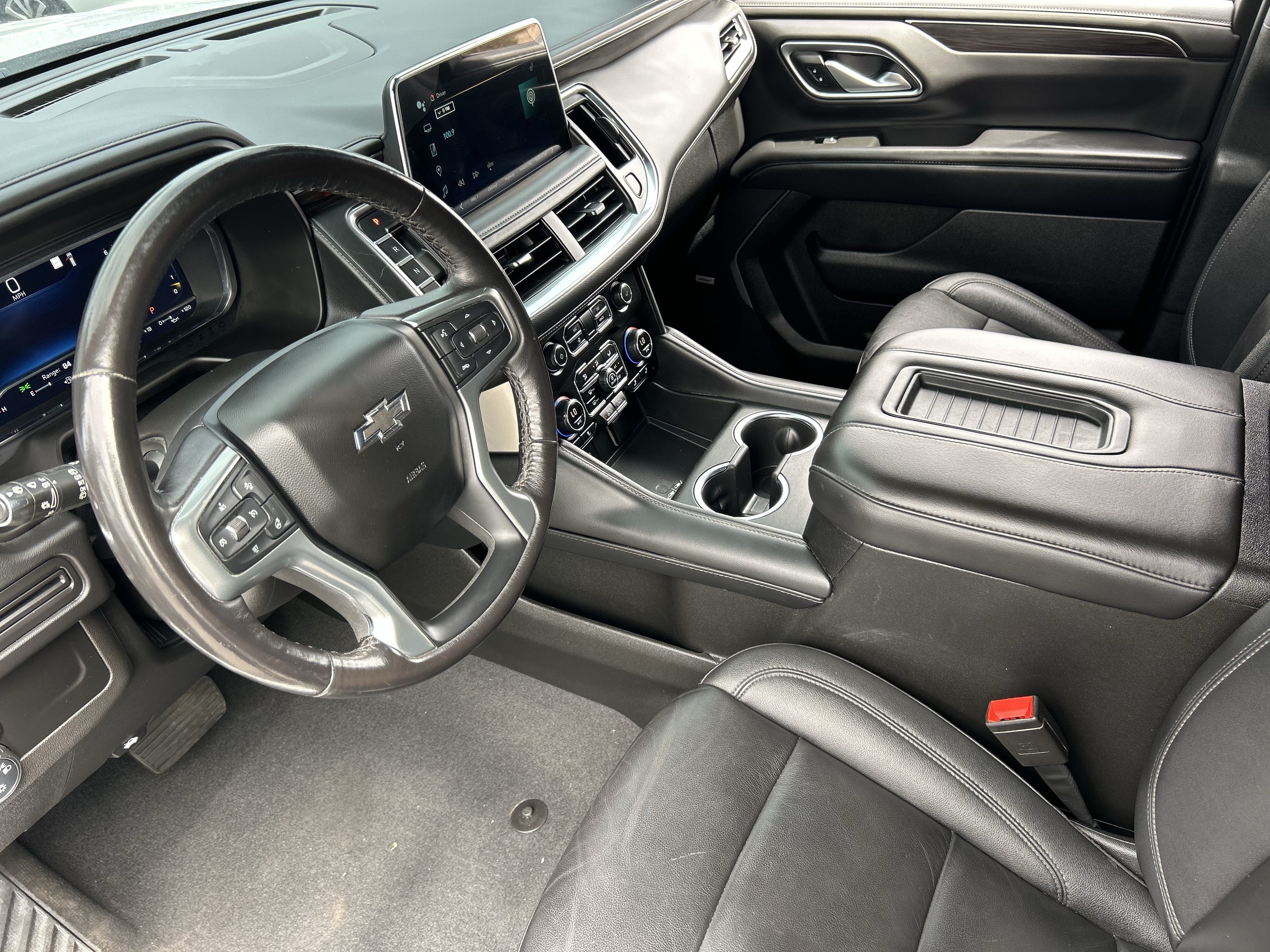 Used 2022 Chevrolet Tahoe Z71 w/ Luxury Package AWD/4WD image 17