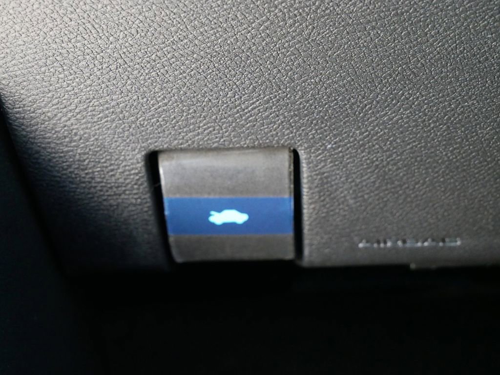 New 2026 Chrysler Pacifica Select AWD/4WD image 38